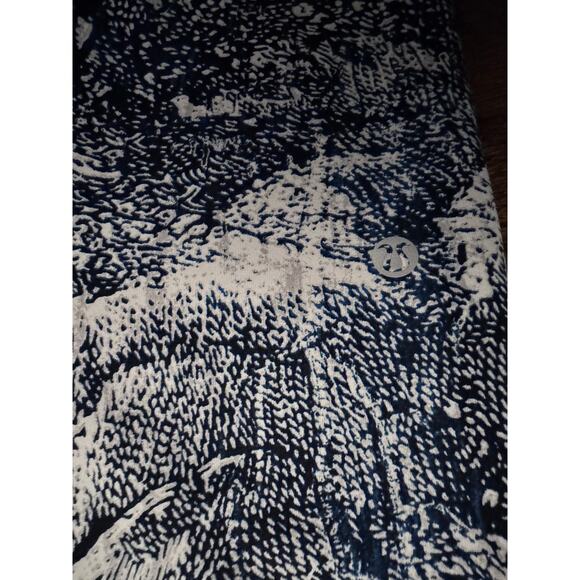 EUC Lululemon Never Still Crop *21" size 12 - Picture 9 of 10